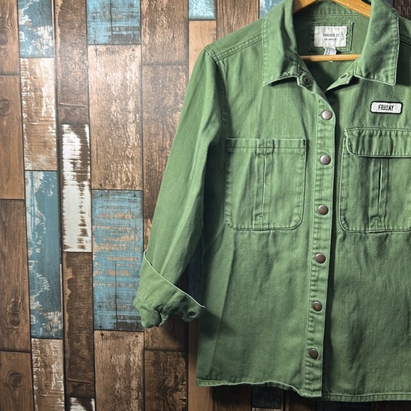 Worn in forever 21 small army jacket with patches - Picture 2 of 10